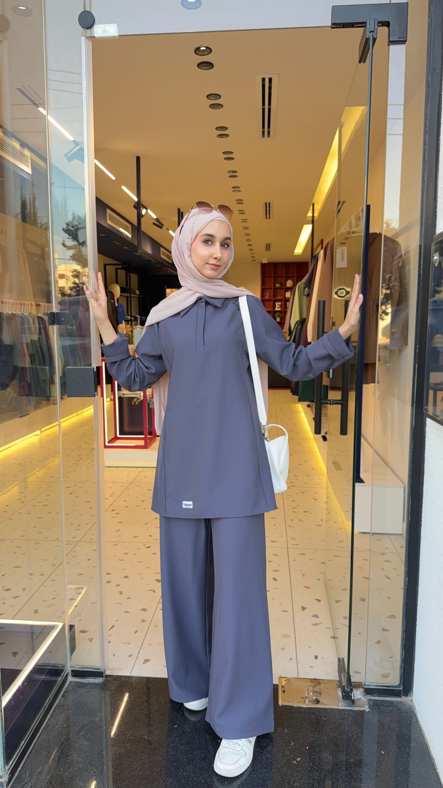 Gray Polo Scrub Design 75cm – Sleek & Chic