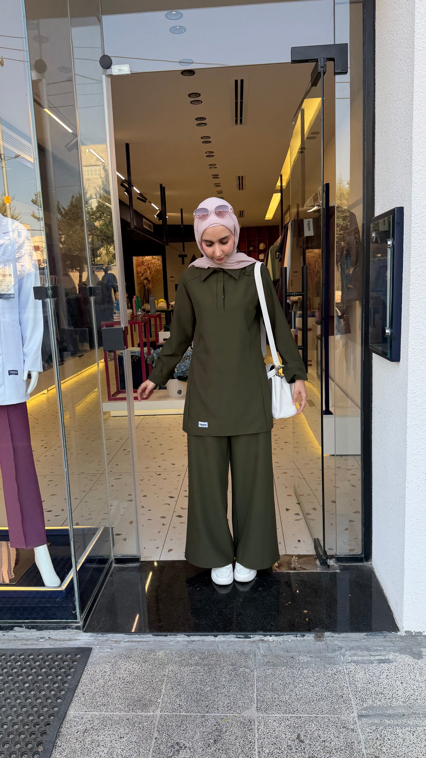Olive Green Design 75cm – Sleek & Chic