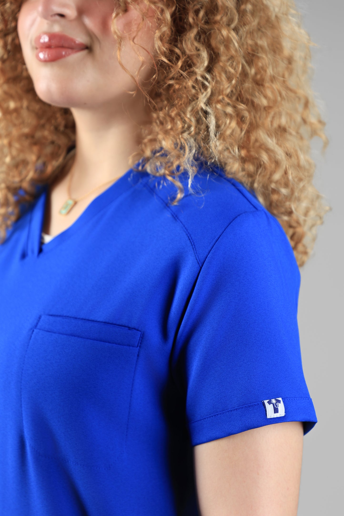 Royal blue Signature V-Neck Scrub Design 70cm – Care Stretch Fabric